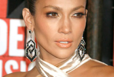 jennifer-loez-lashes-lgn